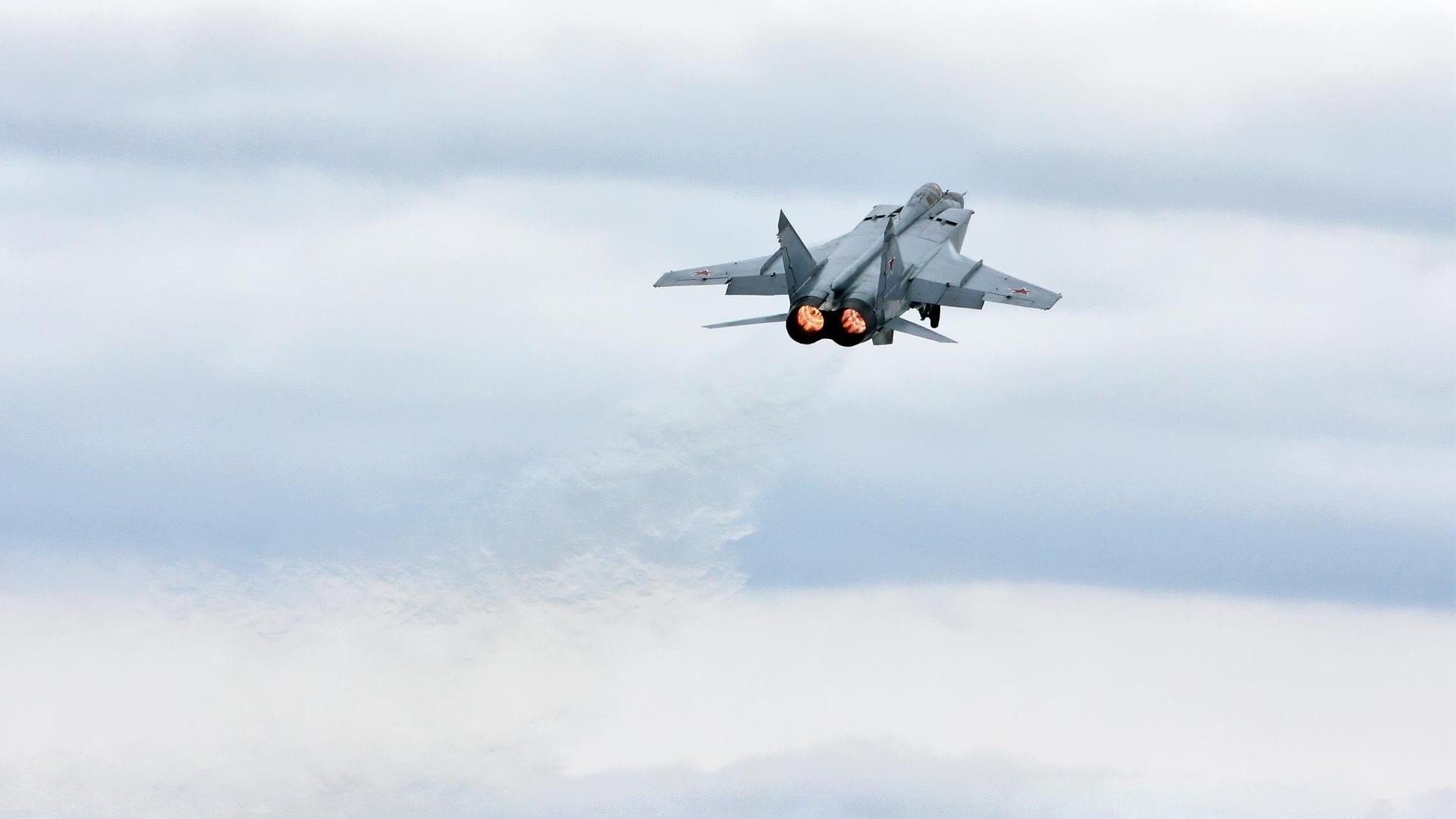 “彼得森助力南非羚羊队打破防守,攻破对手”